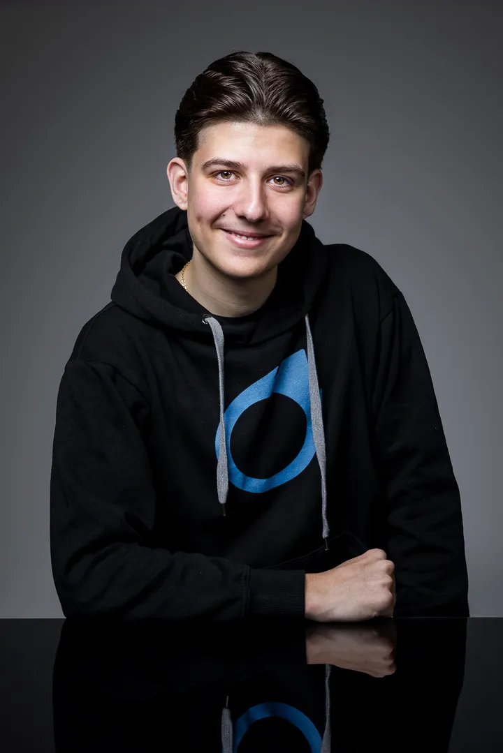 Riccardo Greco, in Ausbildung
