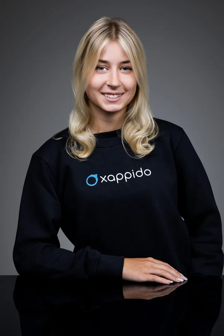 Carina Milczarek, in Ausbildung